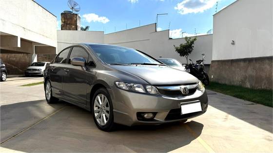 HONDA CIVIC 1.8 LXS 16V FLEX 4P AUTOMÁTICO